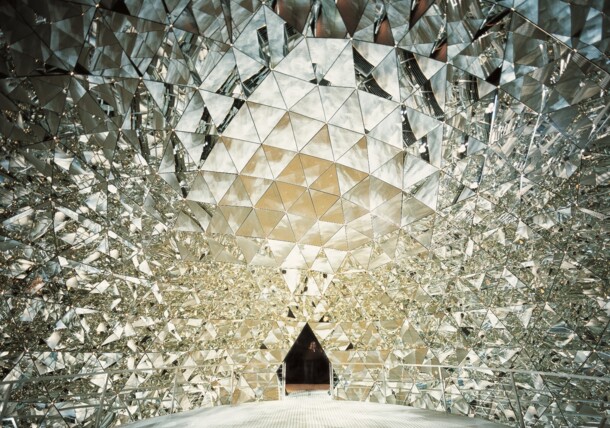     Kirstalna kupola (muzej Swarovski Kristallwelten) 